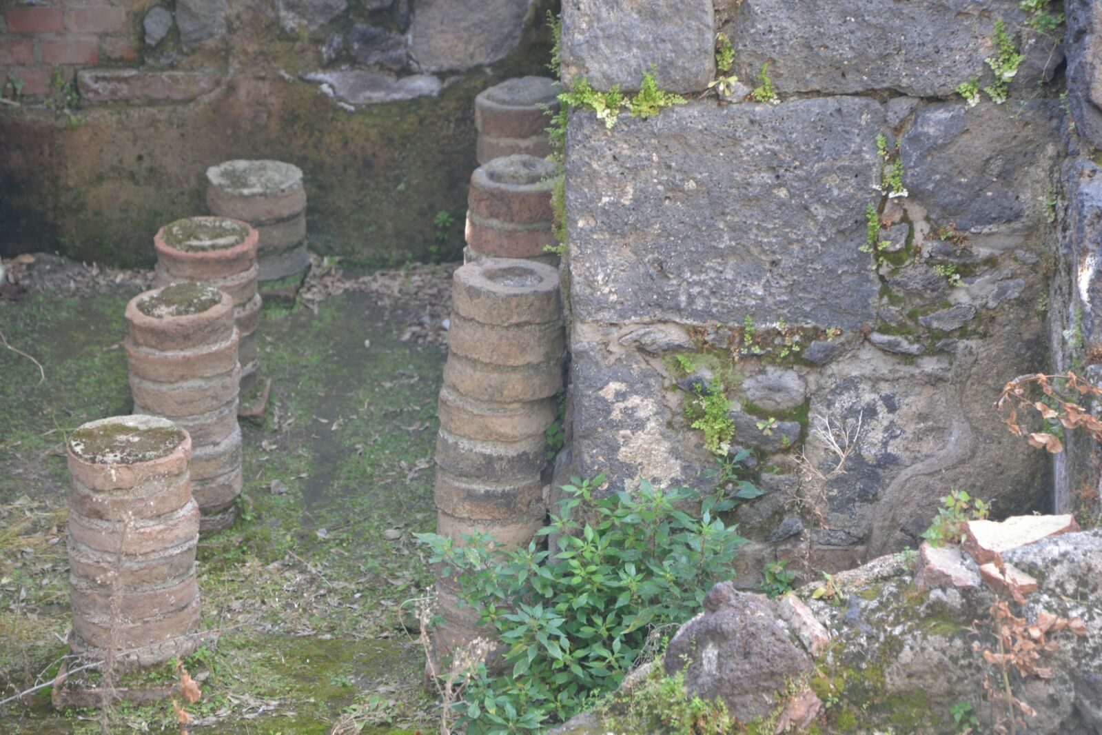 Terme della Rotonda, suspensure, Catania.jpg